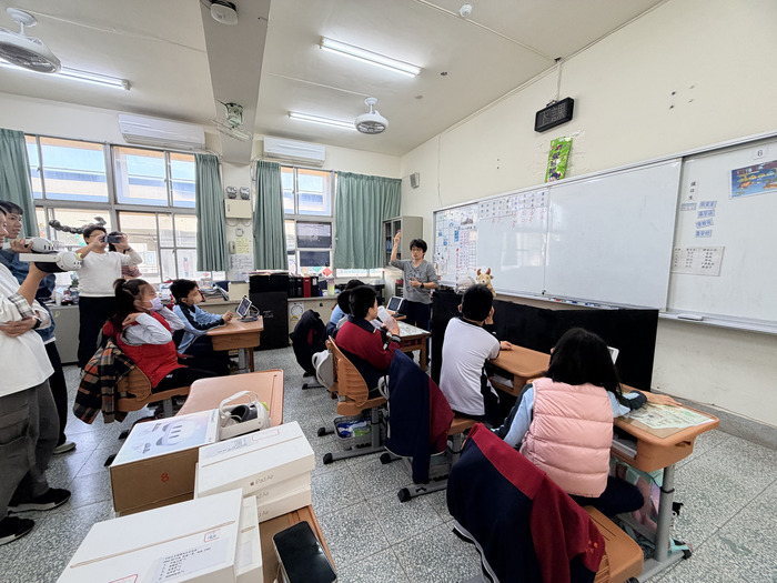 2025/11/28-手語繪本專案-西屯區啟聰學校圖片