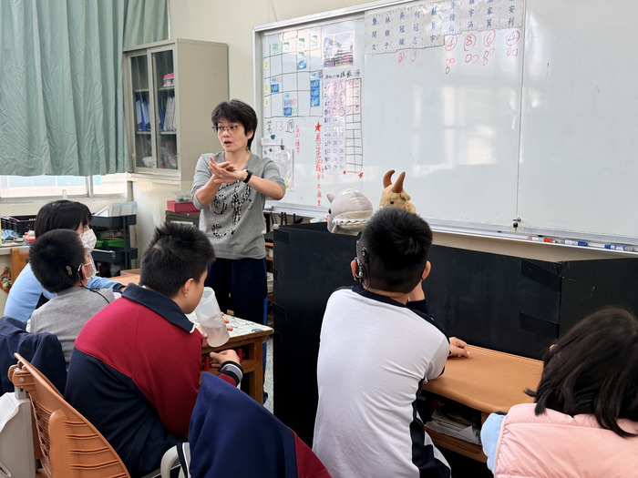 2025/11/28-手語繪本專案-西屯區啟聰學校圖片